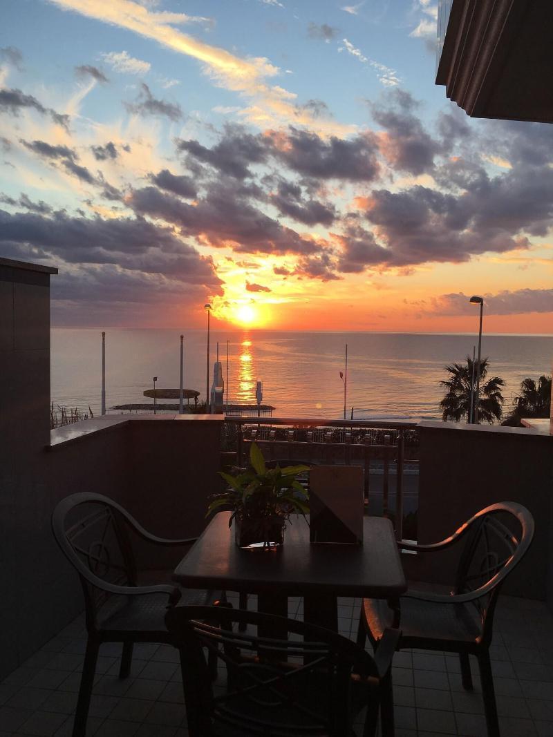 Serpa Hotel Anzio Buitenkant foto