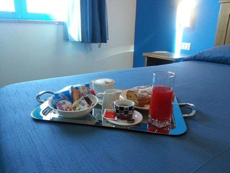 Serpa Hotel Anzio Buitenkant foto