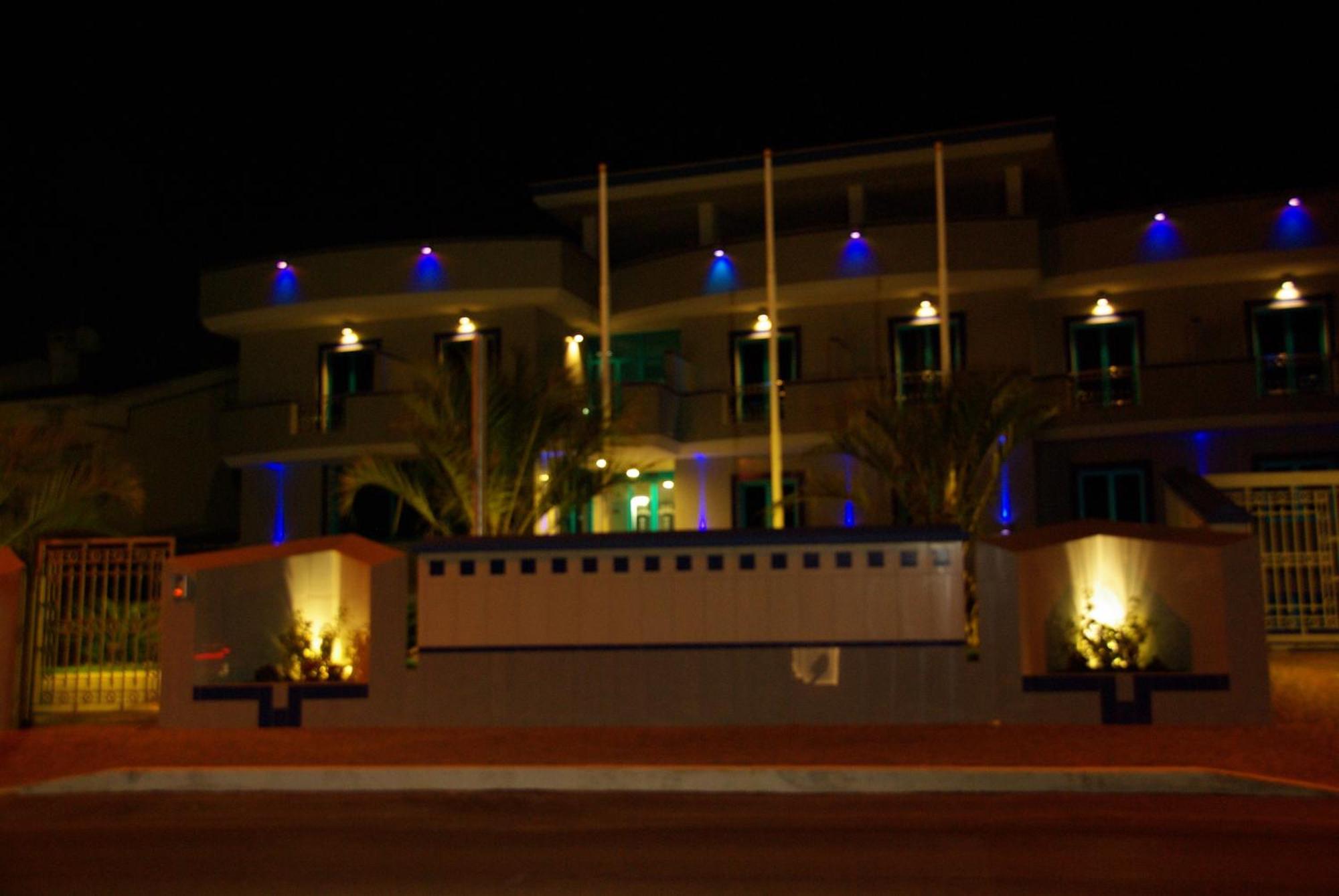 Serpa Hotel Anzio Buitenkant foto