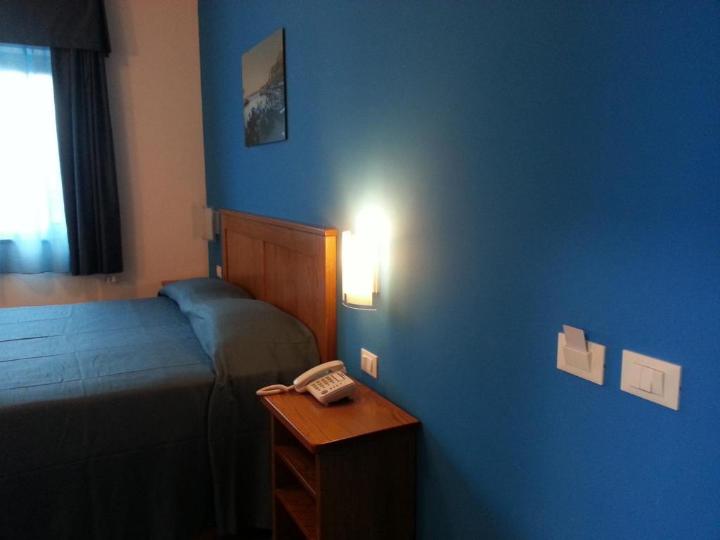 Serpa Hotel Anzio Kamer foto