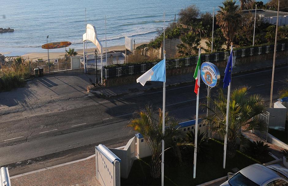 Serpa Hotel Anzio Buitenkant foto